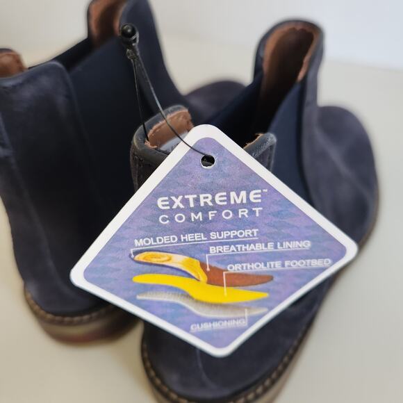 Clarks Men's Jaxen Chelsea Boot, Navy Suede, 8 - Picture 7 of 10